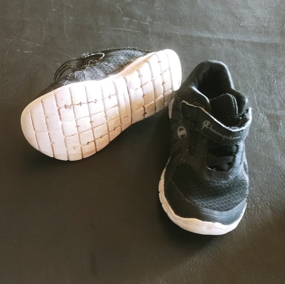 Toddler Shoe lot (5 pairs) - Picture 3 of 7